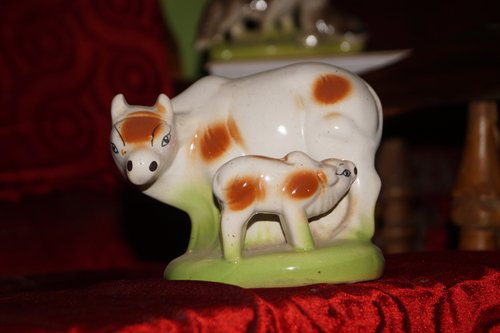 cow-vastu-know-the-right-place-to-keep-kamdhenu-statue-at-home-office
