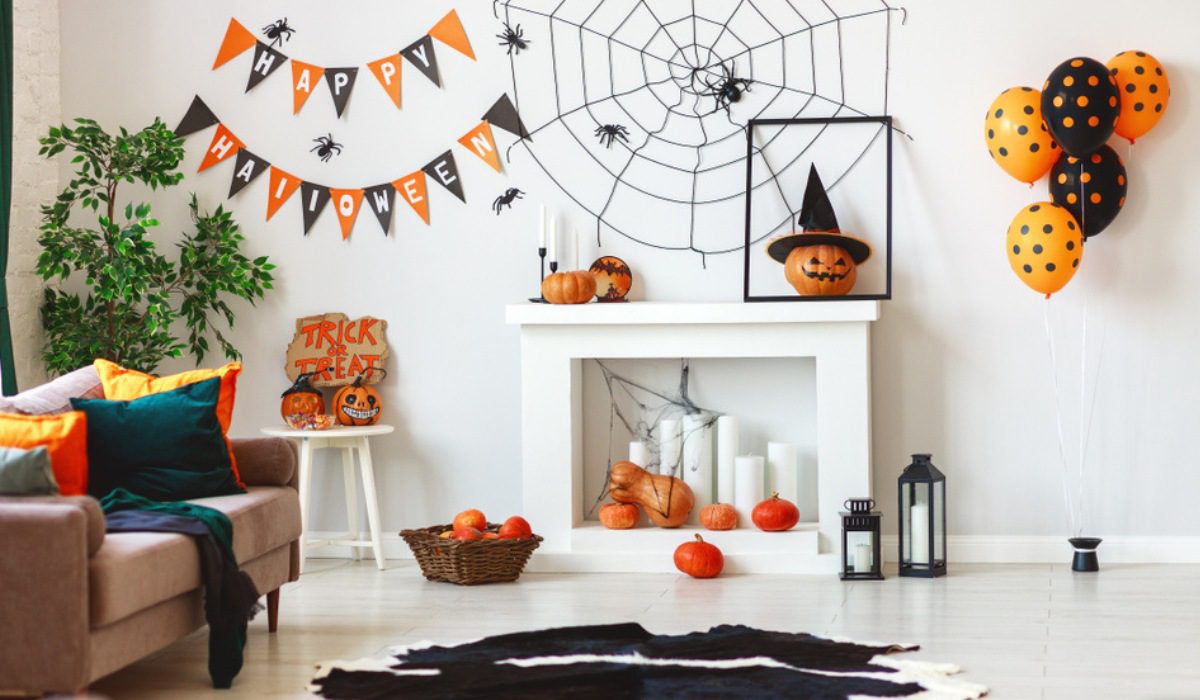 Choosing a theme for Halloween decorations, News