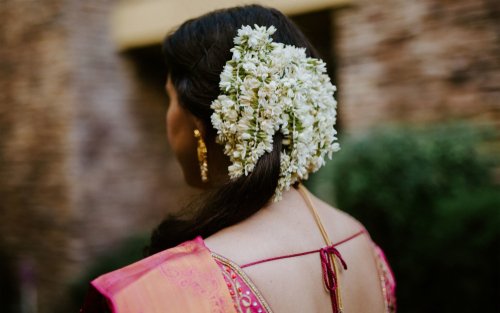Hair adornment with jasmine garland, Lifestyle, Kerala - YouTube