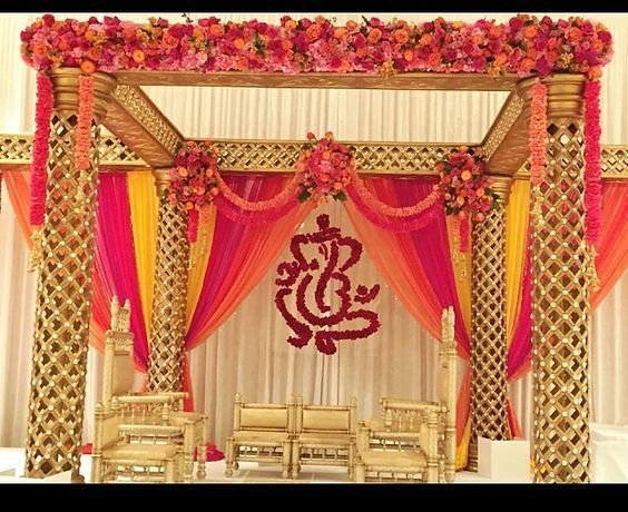hindu wedding stage decor at ramada resorts, kochi kerala.