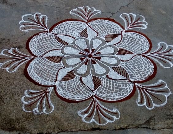 10 classy &amp; simple Onam Pookalam designs for home 3