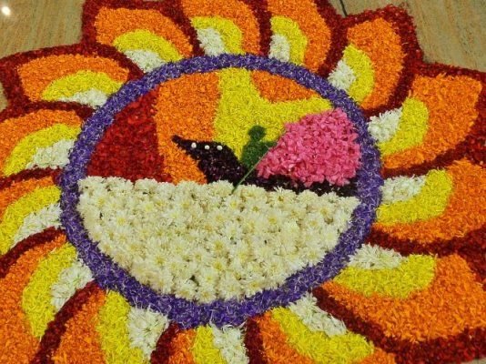 10 classy &amp; simple Onam Pookalam designs for home 10