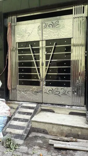 Steel gate shop for house