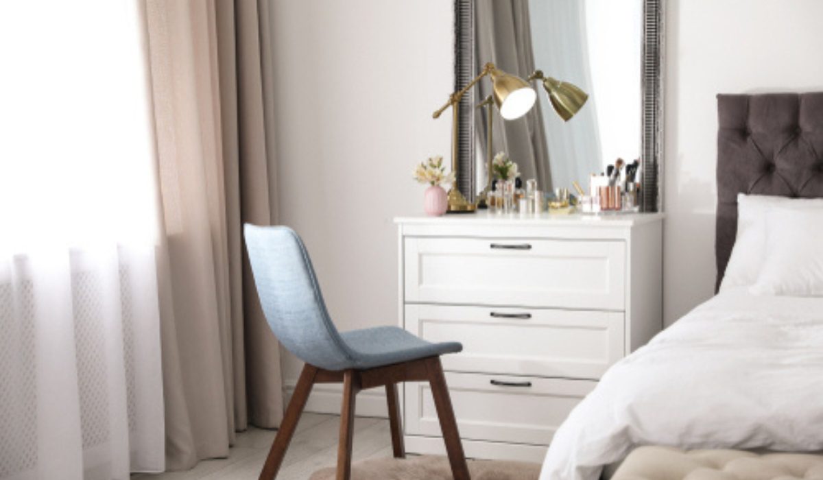 Dressing table with 2024 drawers either side