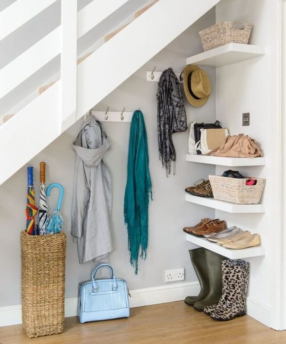 7 Best modern under stair ideas that are useful as well 