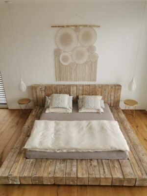 reclaimed wood bed design