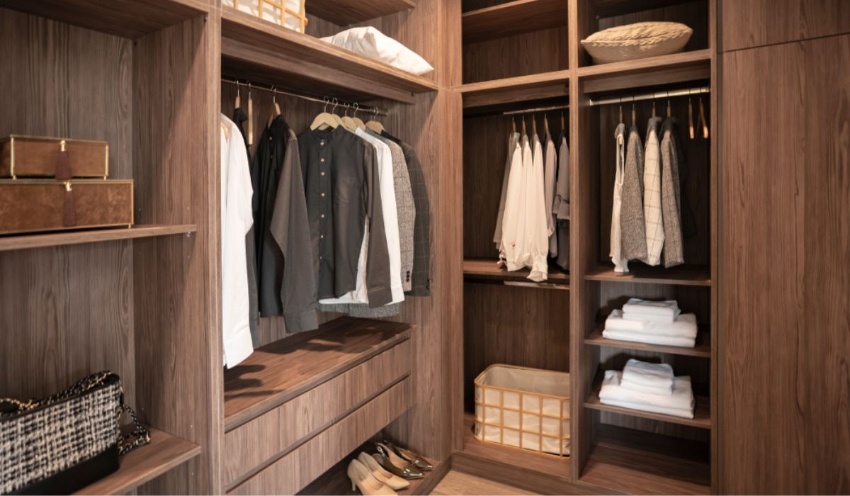 Luxury walk-in closet design ideas