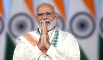 PM gives hakku patra to 50,000 people in Karnataka