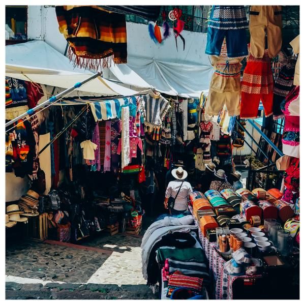 Fancy Market Things to do at Kolkata's vibrant market