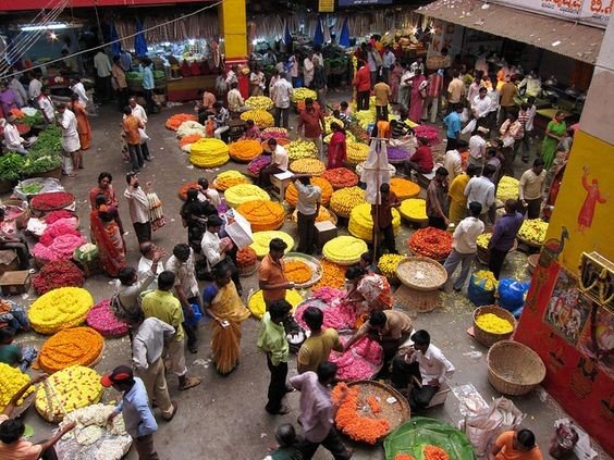 Bangalore’s KR market: Know how to reach and things to shop