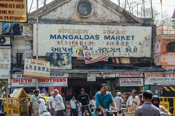 मंगलदास मार्केट मुंबई: कैसे पहुंचें और क्या खरीदें