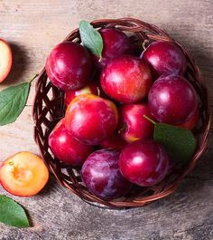 Plum tree: How to grow and care for plums in your backyard?