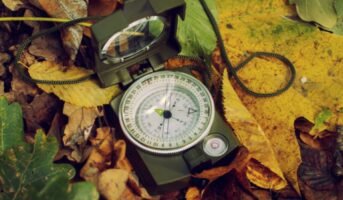 Uses of Prismatic Compass: All you Need to Know