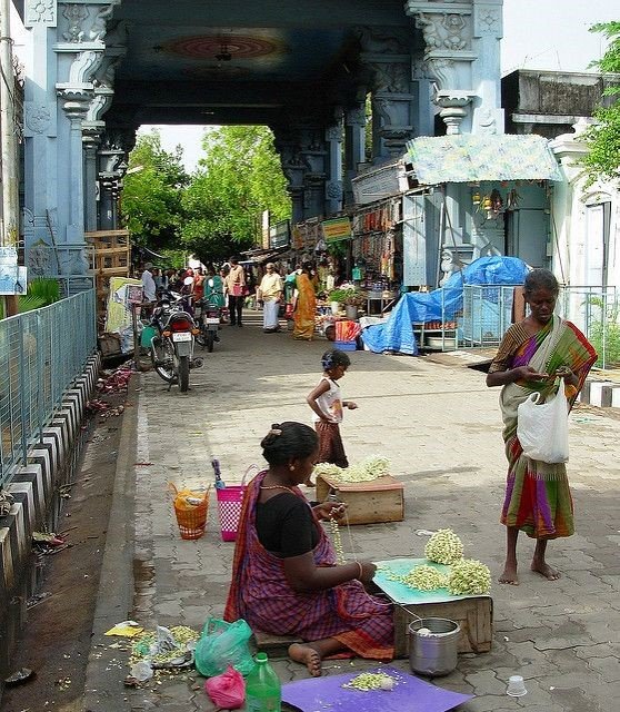 Sunday market in Pondicherry: Things to do and buy