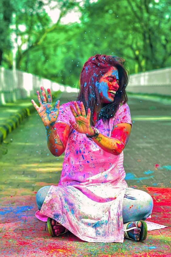 holi ethnic wear: Holi 2023: Here are quick tips to select the right ethnic  wear for the festival of colours - The Economic Times