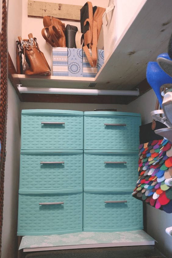 Ideas to use plastic drawers for storage 