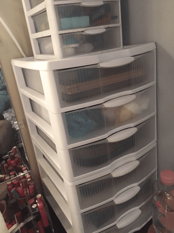 Ideas to use plastic drawers for storage 