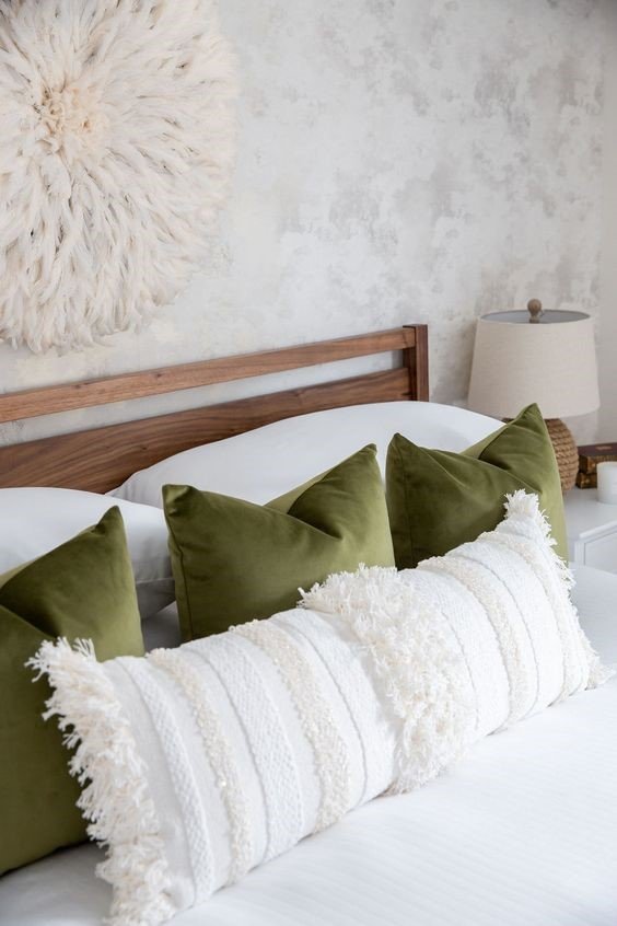 Maximising space: Cosy modern small bedroom ideas
