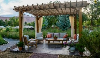 Outdoor Pergola Designs for a Refreshing Outdoor Space.
