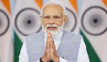 PM launches projects worth Rs 4,400 crore in Gujarat