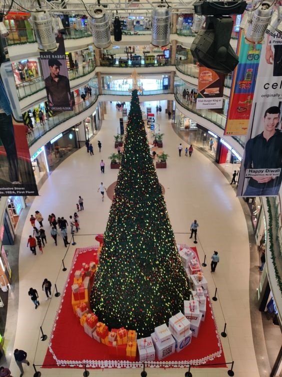 RahulRaj Mall Surat: Shopping, entertainment and dining options