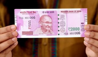 RBI withdraws Rs 2,000 currency notes from circulation