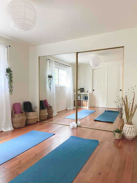 Yoga room design: Tips, ideas and photos