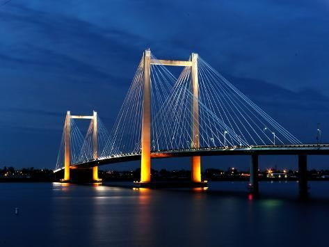 What is a cable bridge? How is it constructed?