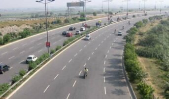 Gadkari lays foundation stone for highway projects of Rs 8,000 cr in UP