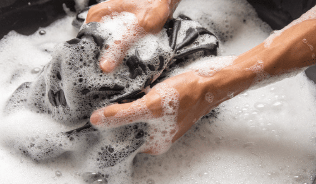 Step wise guide to wash clothes by hand