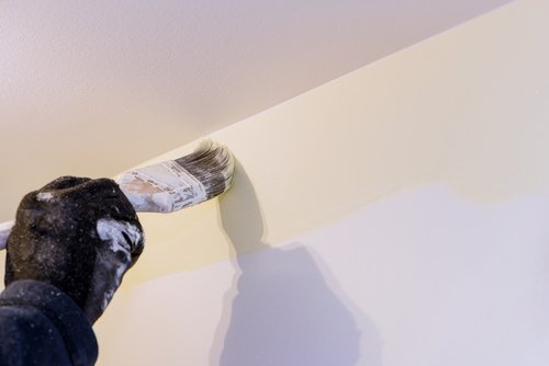 How to paint a ceiling?