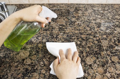How to clean granite countertops?
