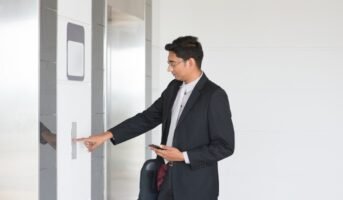 What rules and regulations apply on lift and elevators in India?