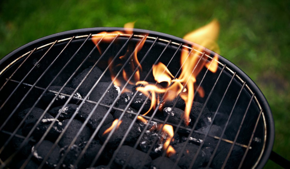 How to use charcoal grill for cooking?