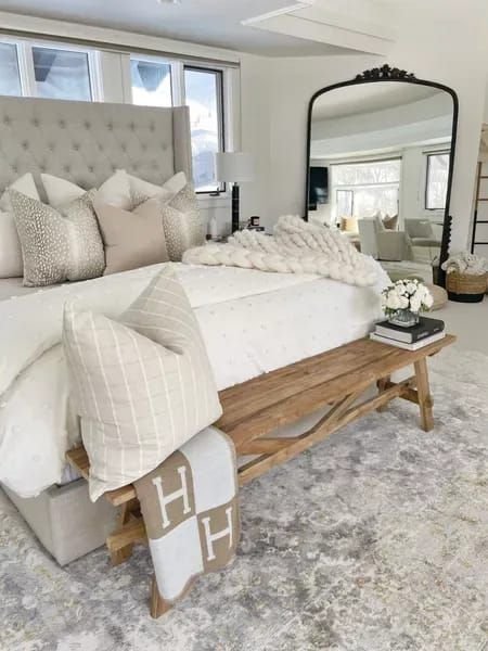 Simple ideas to design foot of the bed