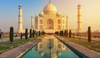 Getting to Taj Mahal: Nearest railway station