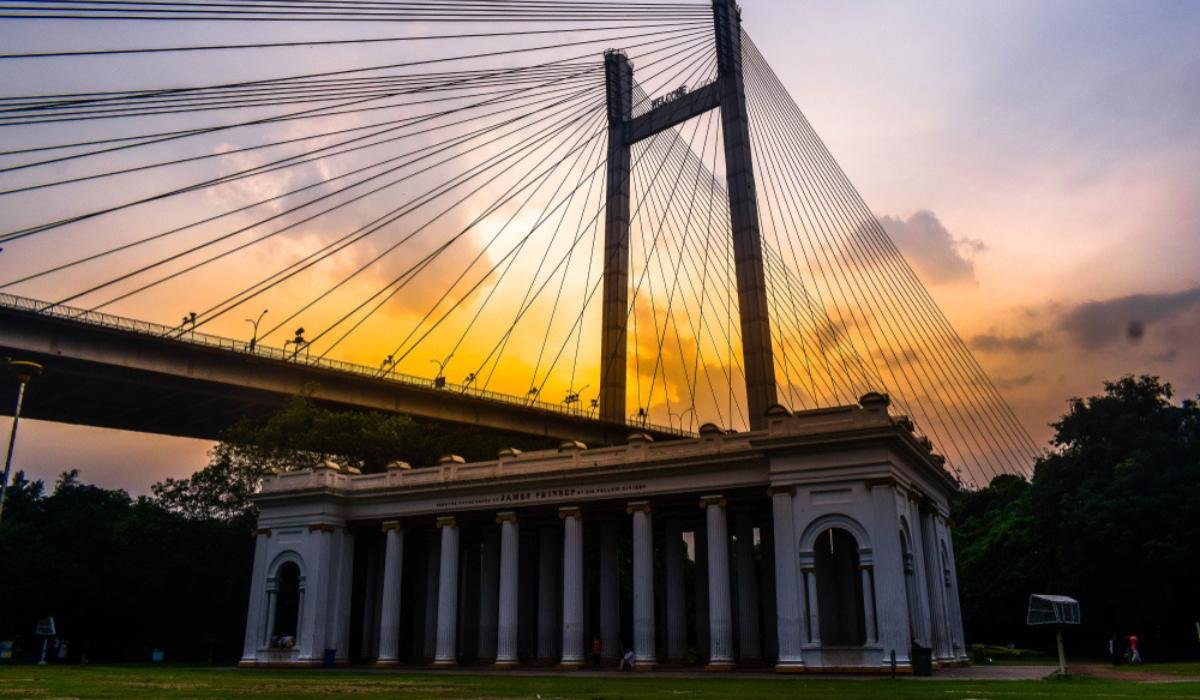 Kolkata’s Prinsep Ghat: Travelouge