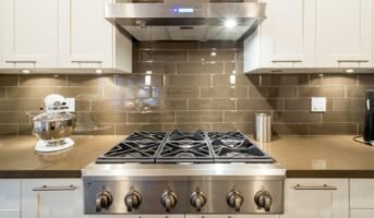 Guide to choose chimneys and hobs for Indian kitchens