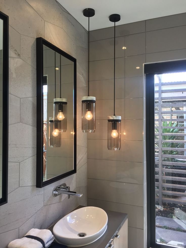 तुमच्या घरासाठी 25 बाथरूम लाइटिंग कल्पना