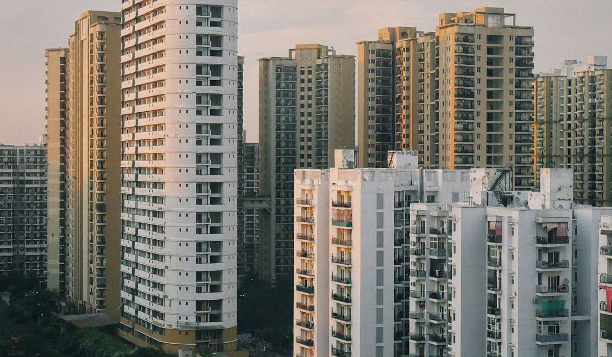 Factors to Consider While Investing in Housing Property in Noida